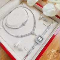 سرویس به همراه ساعت