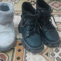 کفش|کیف، کفش، کمربند|خوی, |دیوار