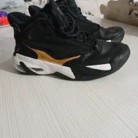 کتونی  خارجی جردن اصل سایز ۳۷.۵