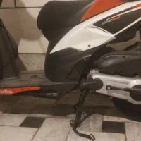 آپریلیا 150sr