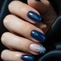 دستیار ناخن و پدیکوریست