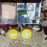 تعدادی ماژول و پروگرامر و آردوینو