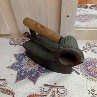 اتو زغالی قدیمی و عتیقه