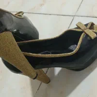 سه جفت کفش وصندل مجلسی درحد نو