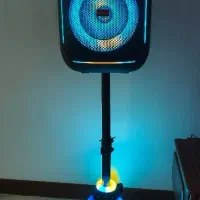 یک عدد باند مدل  سانرایز  با پایه نگهدارنده