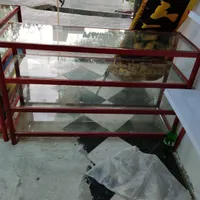 ویترین شیشه ای