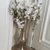 گلدان خارجی همراه با گل