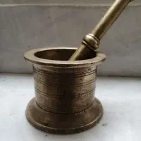 هاونگ برنجی خیلی قدیمی و عتیقه حدود 4/5 کیلو