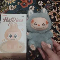 یه عدد عروسک لبوبو نونو