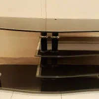 میز تلویزیون شیشه ای بسیار تمیز و شیک|میز تلویزیون|تهران, شهرک هما|دیوار