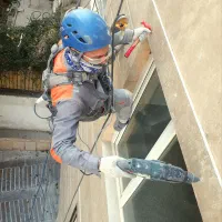 پیچ رولپلاک سنگ نما/ طناب راپل بدون داربست نماشویی