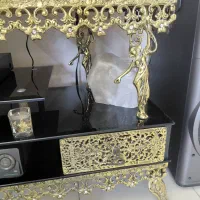 میز تلویزیون  برنجی. طلایی  در حد نو