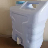 دبه آب 20 لیتری شیر دار|ظروف نگهدارنده، پلاستیکی، یک‌بارمصرف|اندیشه, اندیشه فاز ۱|دیوار