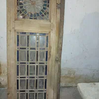 درب چوبی قدیمی شیشه ریز رنگی قاجاری|کلکسیون اشیاء عتیقه|یزد, |دیوار