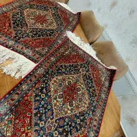 دو عدد فرش جفت کوچک دستباف رج ۴۰، ابعاد ۹۴×۶۴