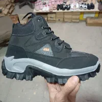 انواع پوتین کوهنوردی فقط 500هزار تومان|کیف، کفش، کمربند|جوانرود, |دیوار