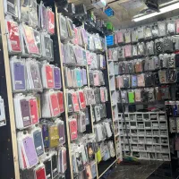 فروشنده در جانبی موبایل شهرداری