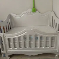 تخت کنار مادری