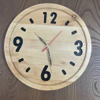 ساعت دیواری چوبی