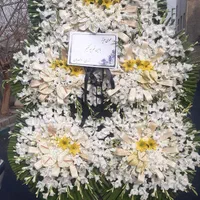 تاج گل‌های بزرگ هفت تیکه ختمی تبریک|خدمات پذیرایی، مراسم|تهران, سهروردی|دیوار