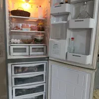 یخچال فریزر تمیز و مرتب