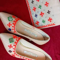 دوچگر آینه و چهار پر