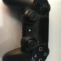 دسته ps4 اورجینال (اصلی) واقعا کم استفاده شده