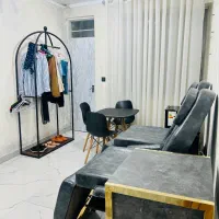 تخت مژه ۳عدد با بهترین کیفیت چرم،ترولی،میز، رگال|آرایشگاه و سالن‌های زیبایی|فومن, |دیوار