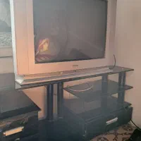 تلویزیون پارس۳۲اینچ میز و دستگاه دیجیتال