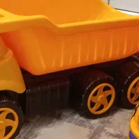 کامیون بزرگ سالم درحدنو فقط ۸۰۰تومن|اسباببازی بچه|اراک, |دیوار