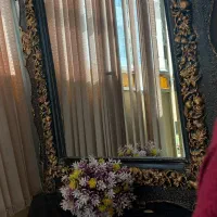 آینه کنسول و گلیم فرش