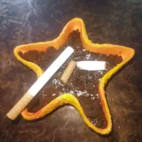 زیر سیگاری ستاره