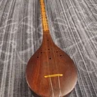 سه تار قدیمی