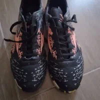 کفش فوتسال و چمن مصنوعی|تجهیزات ورزشی|سقز, |دیوار