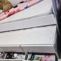 تخت خواب وتشک