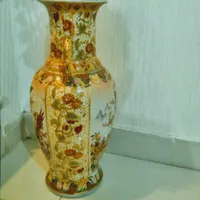 گلدان کنار سالنی ژاپن