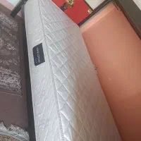 تخت دوطبقه همراه با تشک