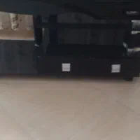 میز تلویزیون شیشه ای