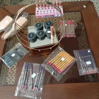 یک سری لوازم ارایش