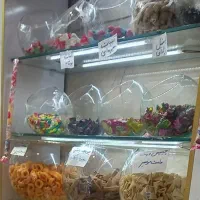 تنگ شیشه ای بزرگ و کوچک