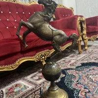اسب و. گلدان برنز