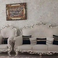 مبل فرانسوی هفت نفره همراه با کوسن ومیز وعسلی