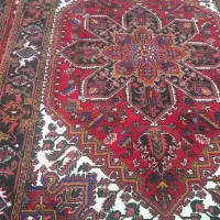 یک جفت فرش دستبافت اطراف هریس