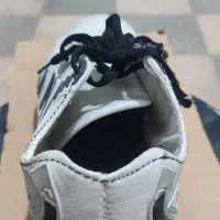 کفش اسپرت|کیف، کفش، کمربند|خوی, |دیوار