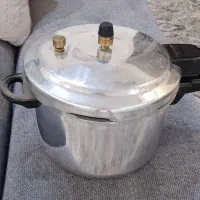 پنج لیتری|ظروف پخت‌وپز|شاهین‌شهر, فردوسی|دیوار