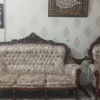 مبلمان سلطنتی 9 نفره همراه با کاور و میز عسلی