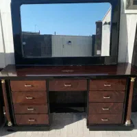 میز آرایش جادار بسیار تمیز