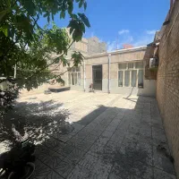 فروش حیاط کلنگی ( بهار ، علی سیاهپوش ، منجم )