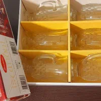 تعدادی ظروف نو جعبه دار