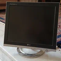 مانیتور کاملا سالم LG